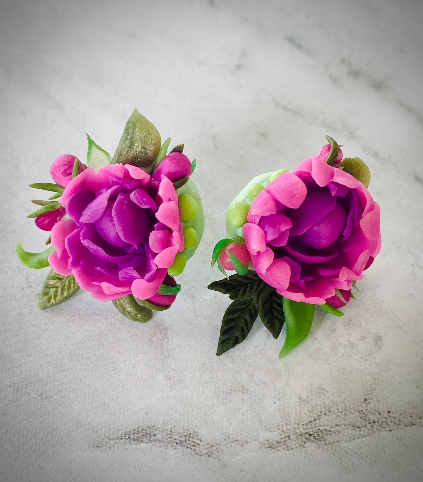 Peony Stud (purple/pink)